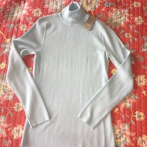 NWT. Chicos ribbed turtleneck.